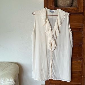 80s ruffle blouse
100% silk Vintage modern trendy